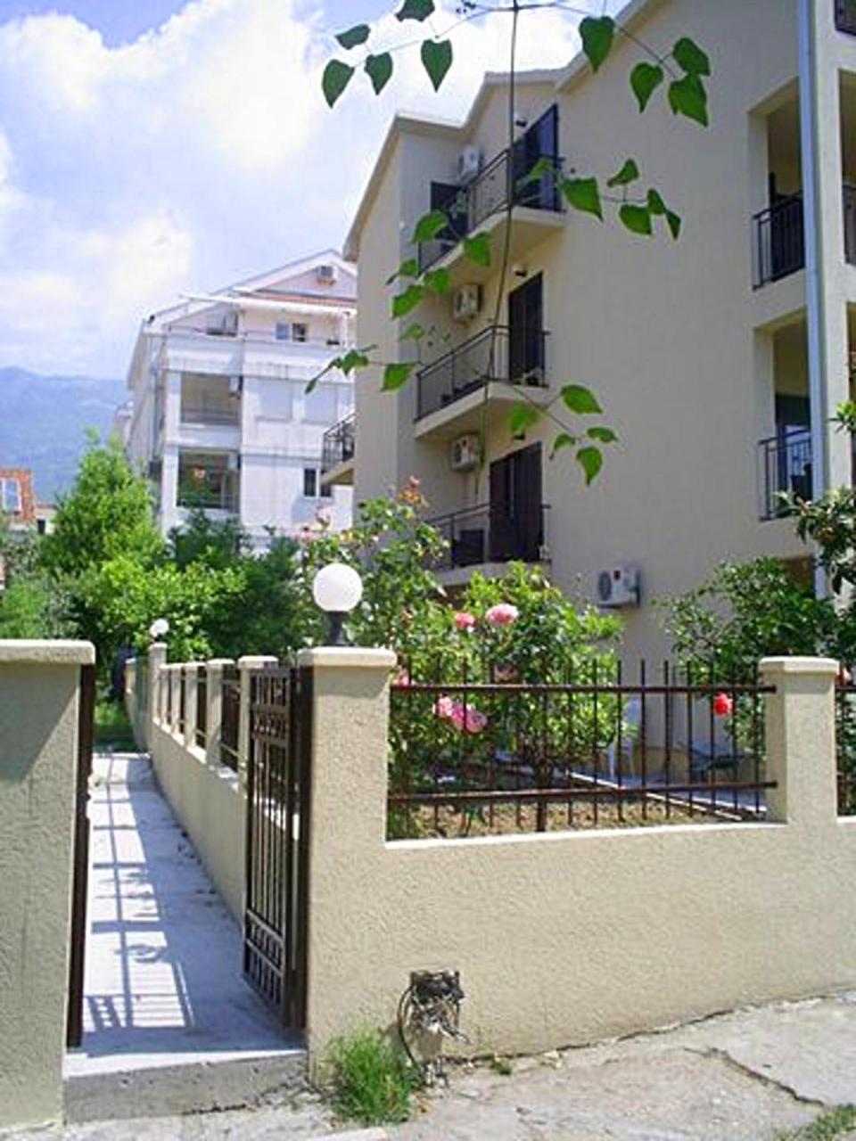 Apartments&rooms Marija Budva Buitenkant foto